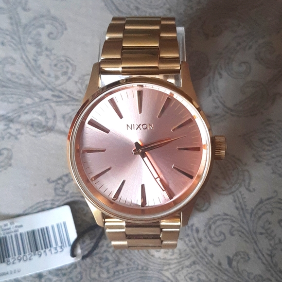 Nixon 🌸Sentry 38 🌸SS 🌸*NIB* 🌸Light Gold & Pink Watch🌸 - Picture 6 of 8